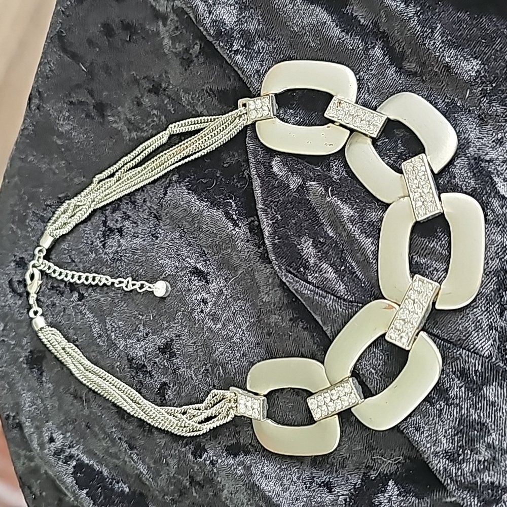 Vintage Necklace Silvertone with Rinestones and extender... Beautiful Condition